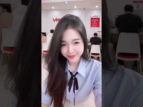 Xin bạn Hiền quay giúp một đoạn video ngắn thôi mà... khó gần chết luôn 😄 Cùng xem thành quả nhé!